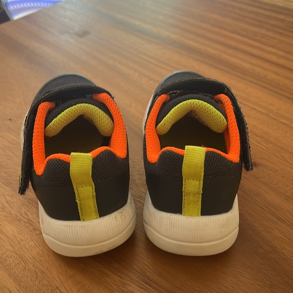 Sketchers US 7 - Picture 3 of 3